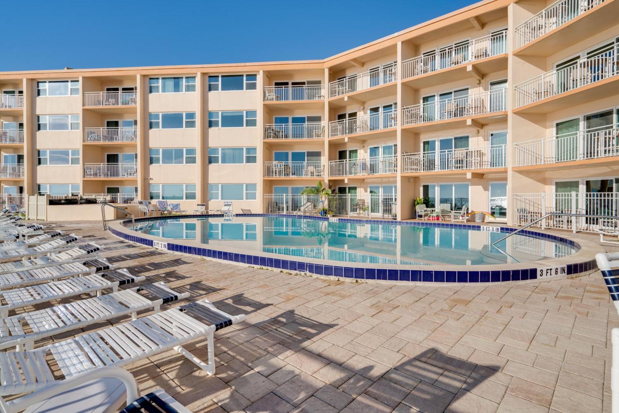 Paradise Beach Club - Oceanfront And Penthouse Сателлайт-Бич Экстерьер фото