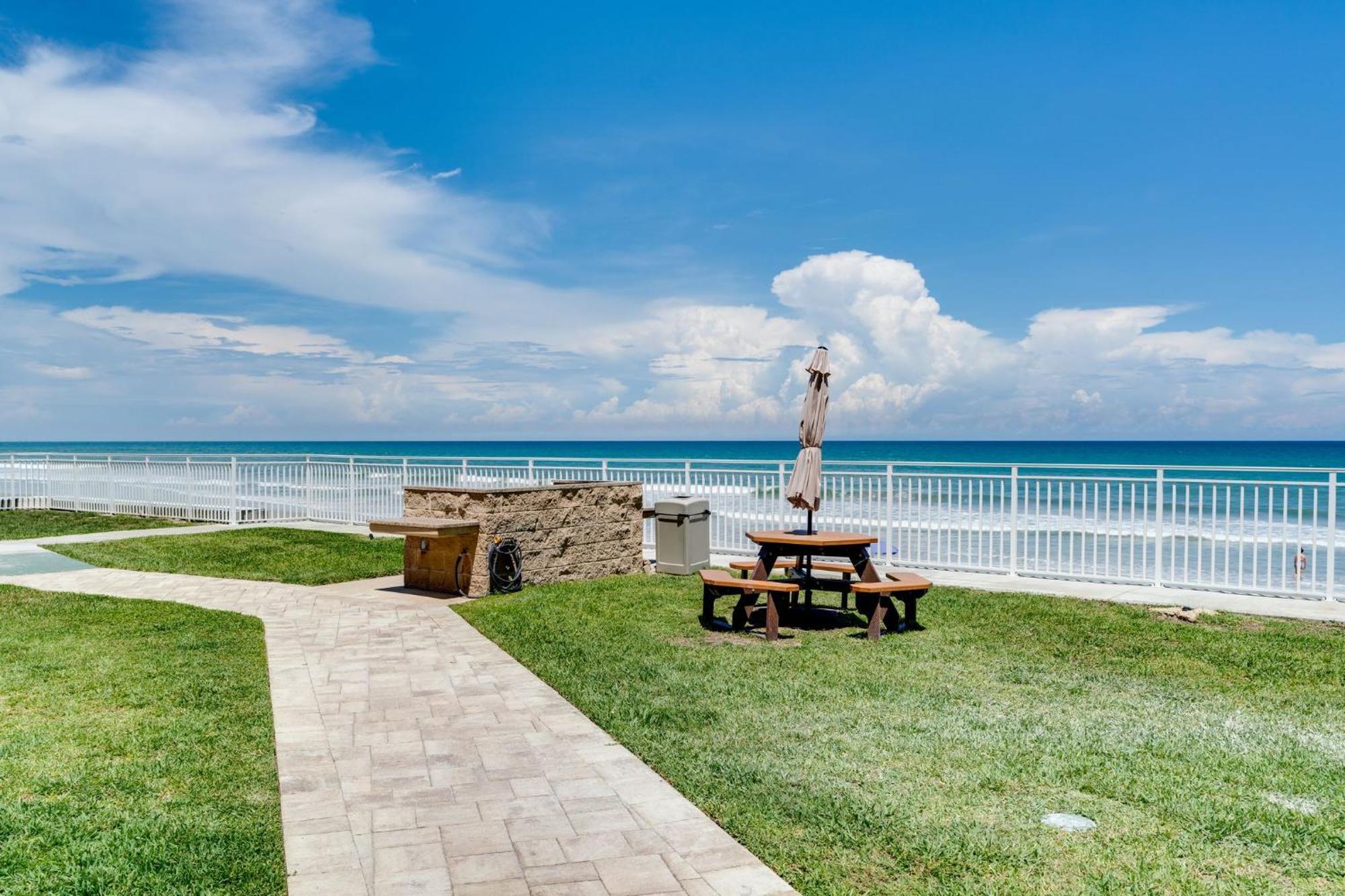 Paradise Beach Club - Oceanfront And Penthouse Сателлайт-Бич Экстерьер фото